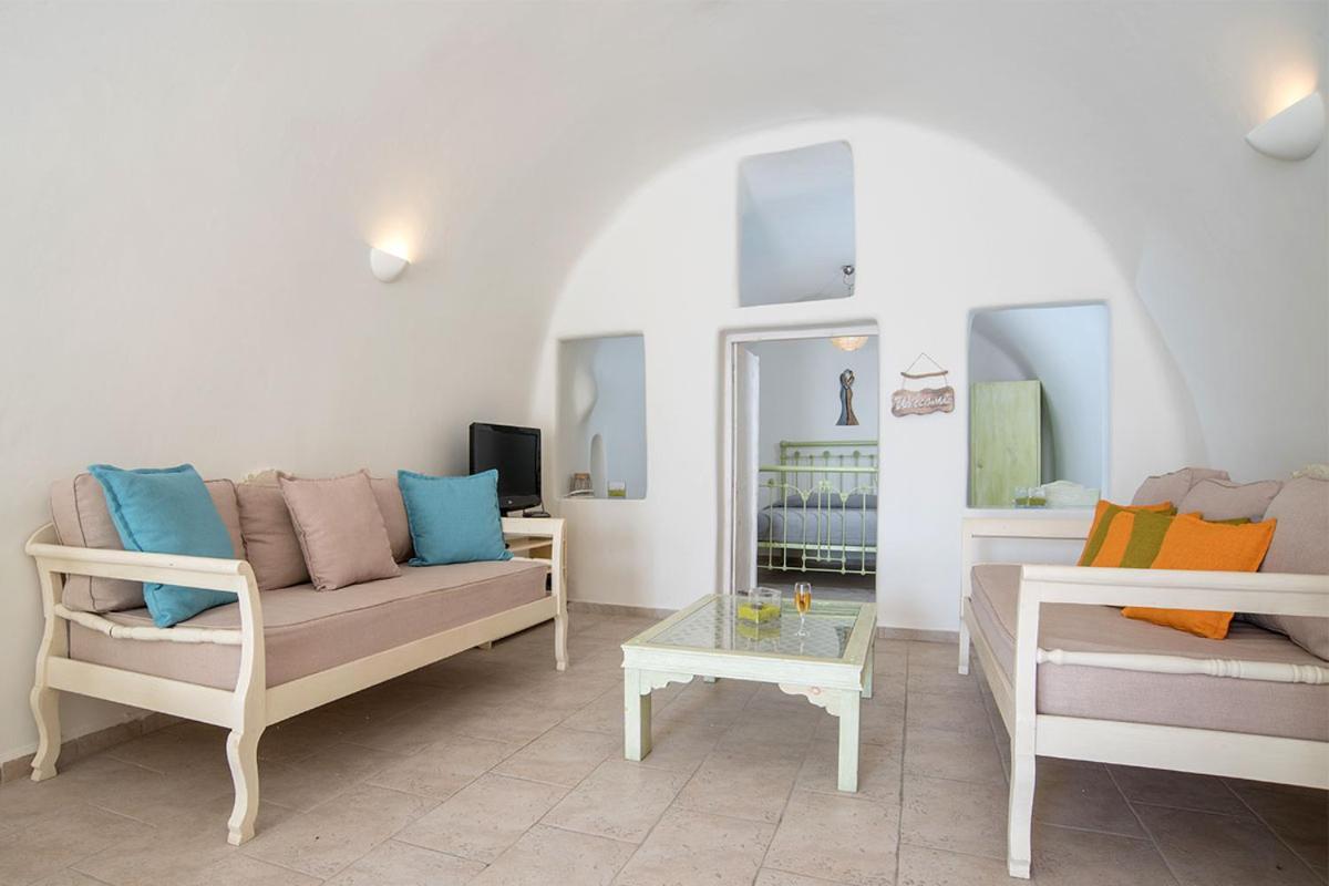 פירוסטפני Blue Dolphins Apartments מראה חיצוני תמונה