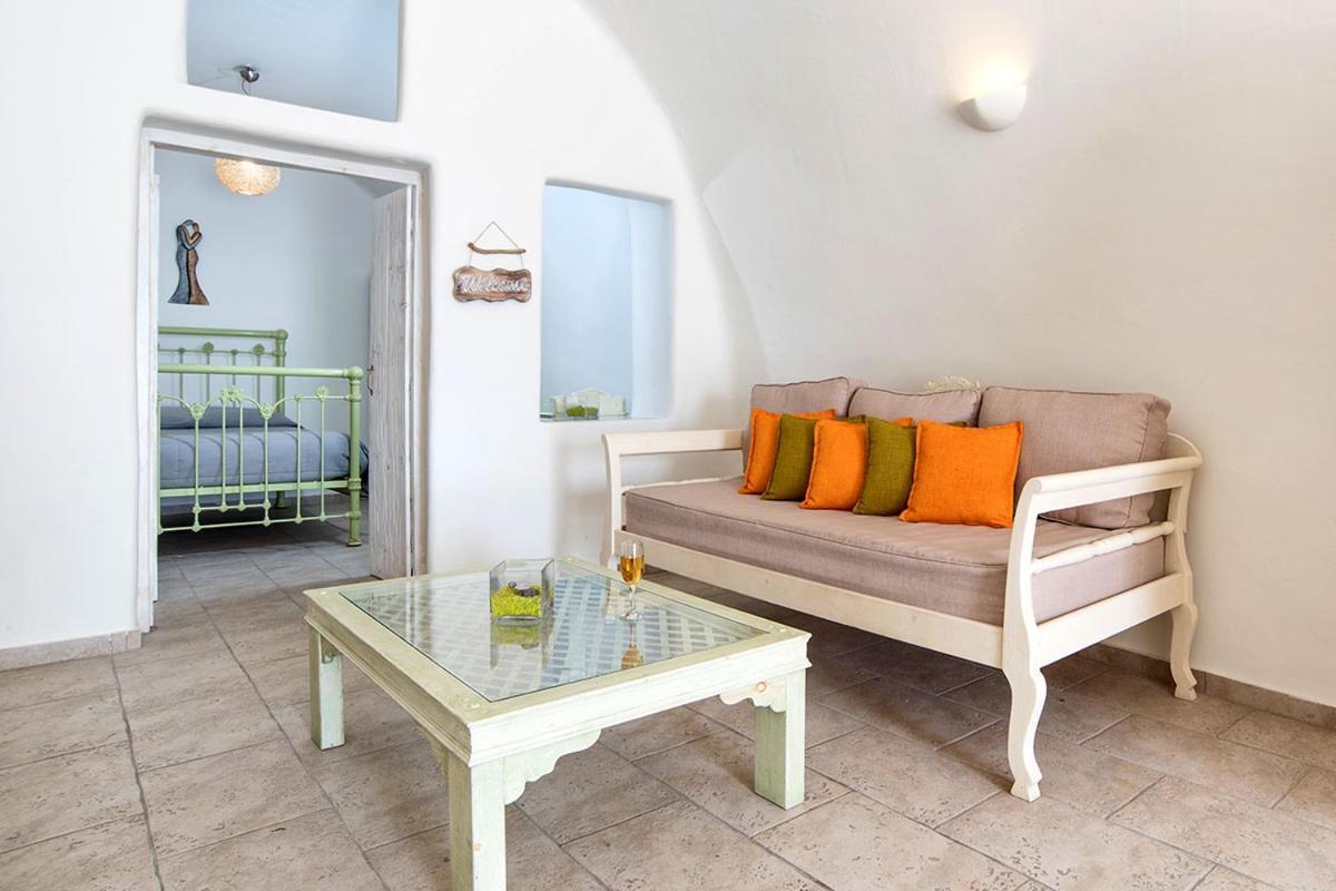 פירוסטפני Blue Dolphins Apartments מראה חיצוני תמונה