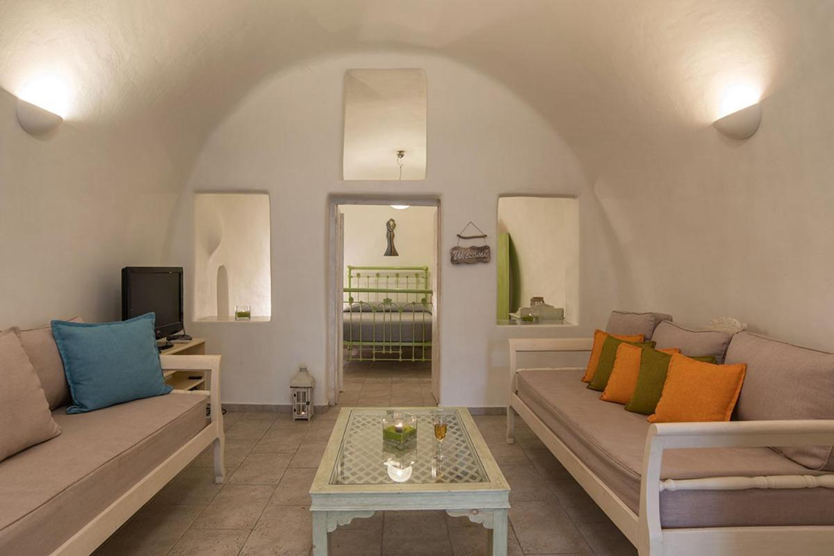 פירוסטפני Blue Dolphins Apartments מראה חיצוני תמונה