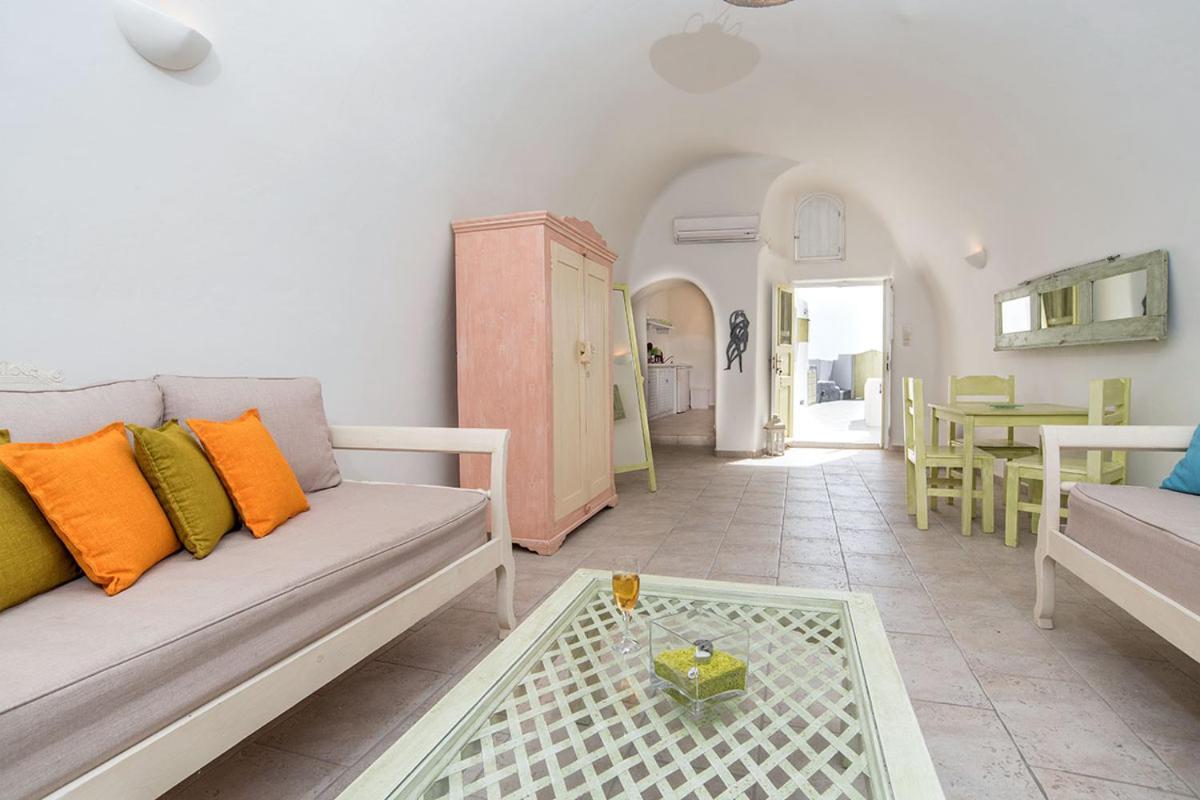 פירוסטפני Blue Dolphins Apartments מראה חיצוני תמונה
