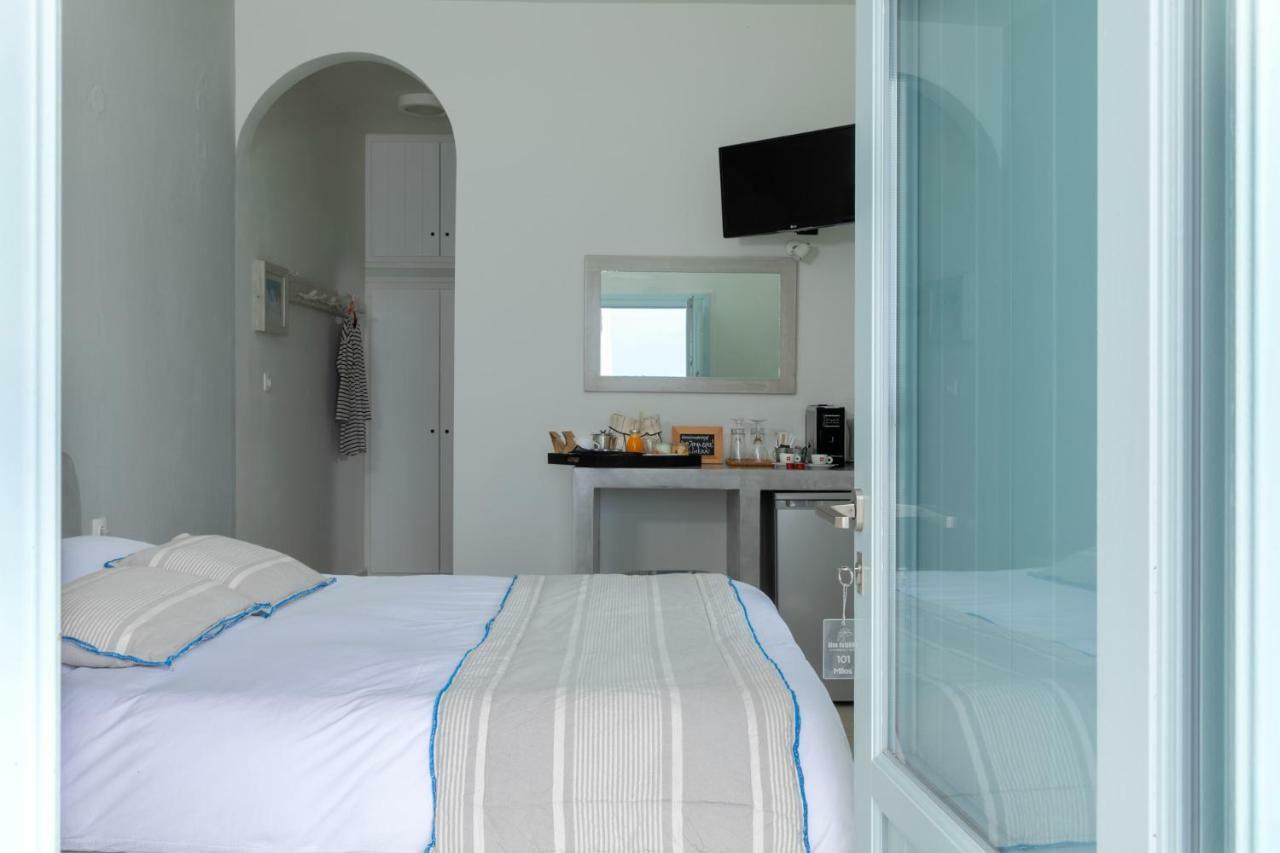 פירוסטפני Blue Dolphins Apartments מראה חיצוני תמונה